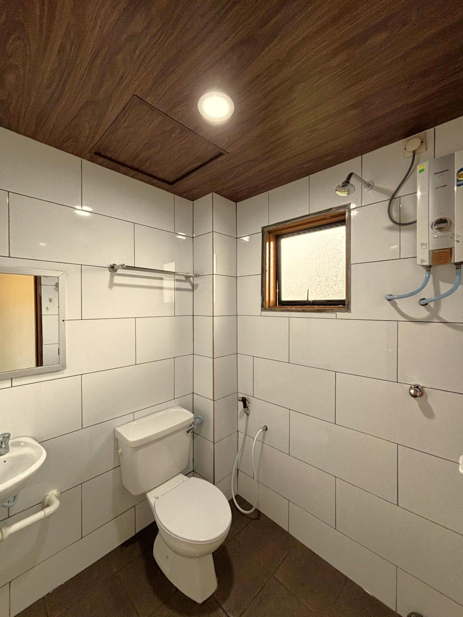 Cool Point Hotel Танах-Рата Экстерьер фото