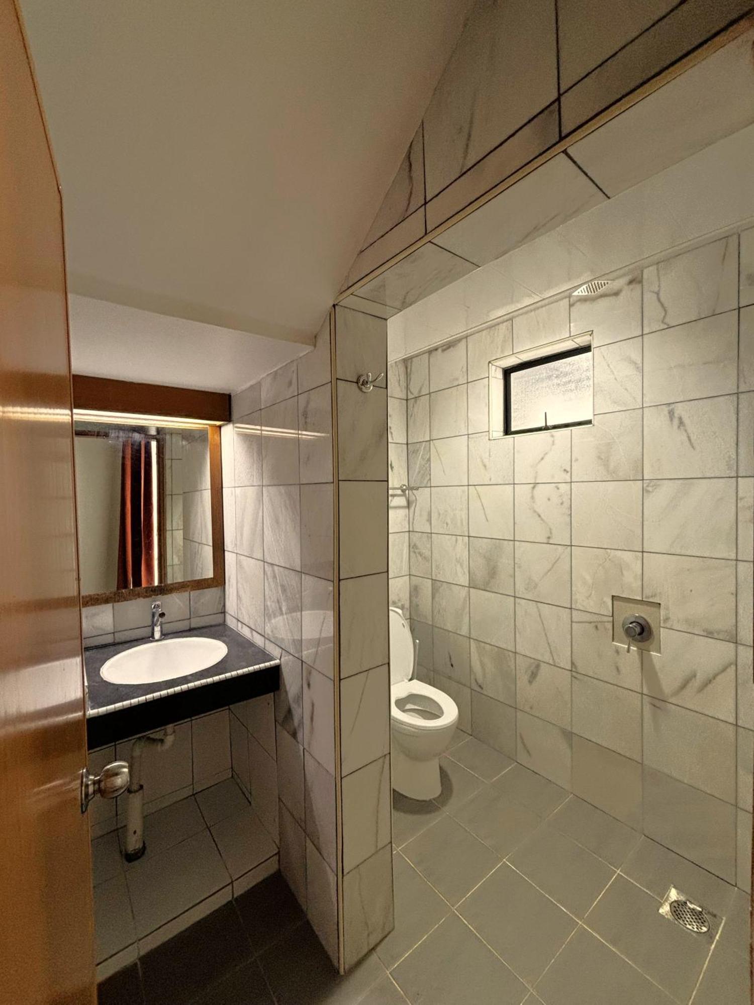 Cool Point Hotel Танах-Рата Экстерьер фото